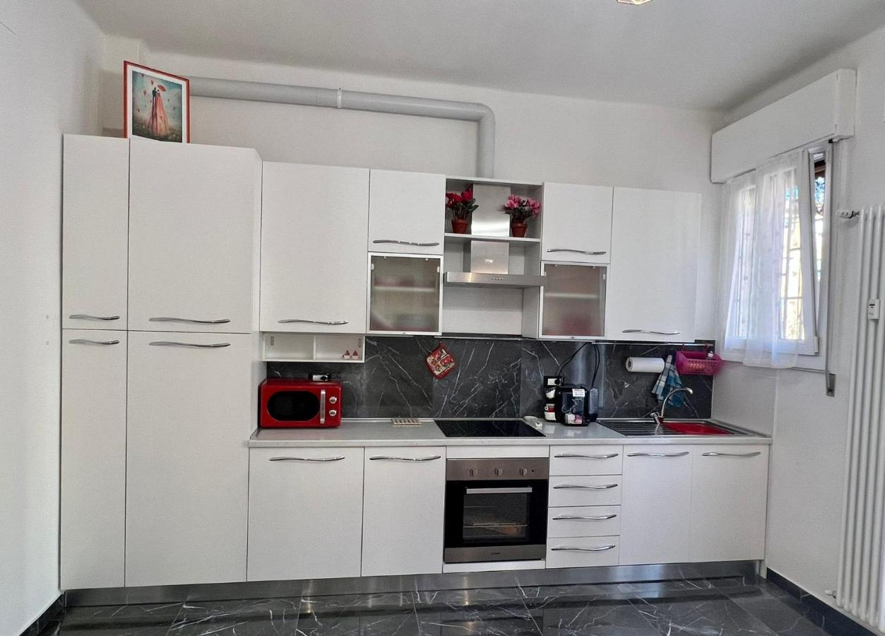 Ferienwohnung Dimora Sterlizia Zona Fiera S Donato Bologna Exterior foto